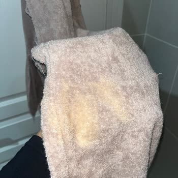 Elvan Çeyiz Pupilla Marka Bornoz Takımının Renk Atması, Boya Akması Şikayeti