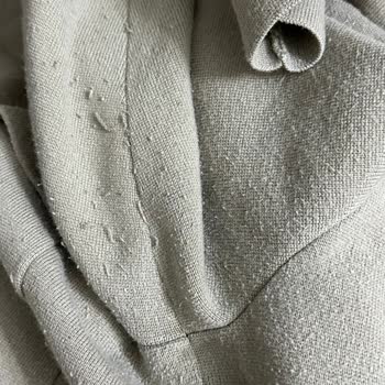 Calvin Klein Ürününün Arkasında Durmuyor.