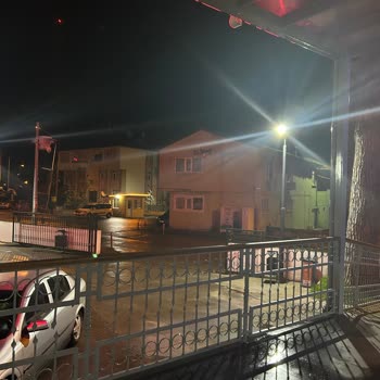 İphone 14 Plus Yansıma Yapıyor