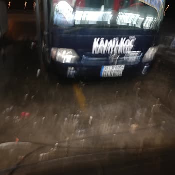 Kamil Koç Gecikiyor, Yolcu Saymadan Moladan Çıkıyor. Aktarma Yapıyor