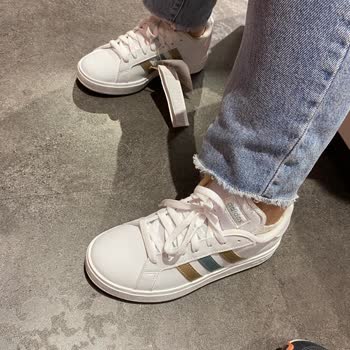 Adidas Kışlık Spor Ayakkabı Suya Dayanıklı Değil