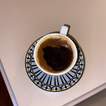 Kuru Kahveci Mehmet Efendi Köpük Olmuyor İçinde Beyaz Şeyler Ne Ola?