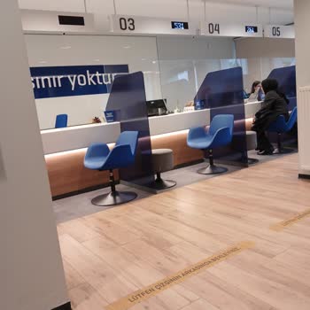 Yapı Kredi Bankası Müşteriye Bakmak Yok