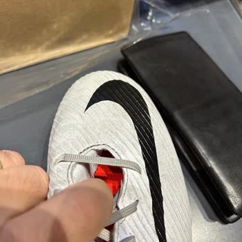 Nike Dikişi Sökülen Krampon