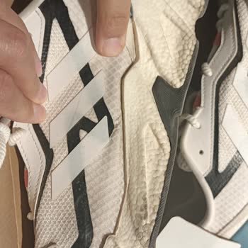 Adidas-Koray Spor Ayakkabı Yırtıldı