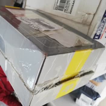 Aras Kargo Kargomun Üstünde Ayakkabı İzleri Ve Çamur Vardı.