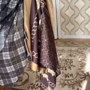 Bazaar Eşarp Resmen Yanılttı