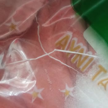 Makbul Den Aldığım Şekerin İçinden Poşet Parçaları Çıktı