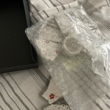 PTT Kargo Sapasağlam Teslim Ettiğim Ürün Müşterime Paramparça Şekilde Gitmiş