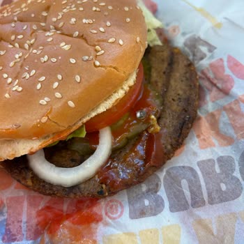 Burger King Den Sümüklü Böcek Çıktı