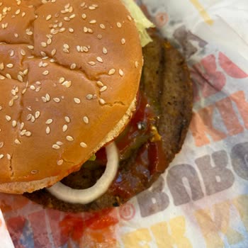 Burger King Den Sümüklü Böcek Çıktı