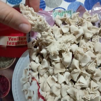 Pınar Et ve Süt Marketten Alınan Mantıda Beklenmedik Parça