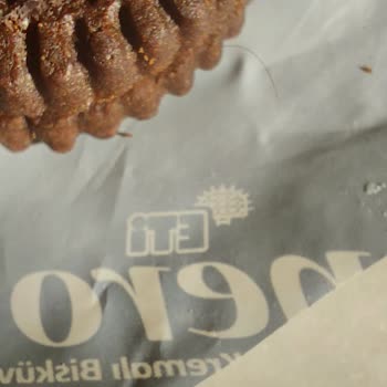 Eti Gıda Eti Nero Nun İçinden Kıl Çıkması.