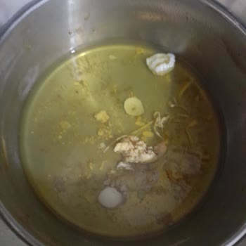 BİM Yumurtadan Civciv Çıktı