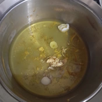 BİM Yumurtadan Civciv Çıktı