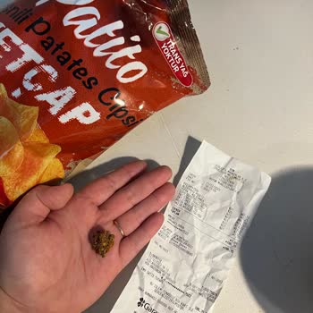 BİM Cipsin İçindeki Garip Şey