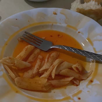 KYK Yurtlarında Yetersiz Yemek Kalitesi