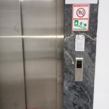 Kredi ve Yurtlar Kurumu Yurtta Su Elektrik Kesintisi Asansör Kullanılamaması
