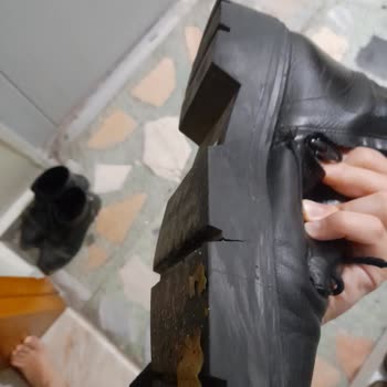 Derimod Bot Tabanı Yırtıldı