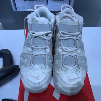 Sneaks Up Defolu Ürün Ve Müşteriye Eziyet!