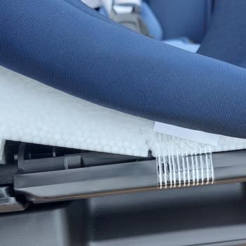 E-bebek Kırık Oto Koltuğunu Değiştirmiyor