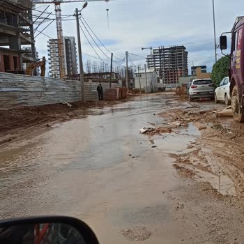 Aksu Belediyesi Mahalle Yolunun Kötü Durumu Ve Asfalt Talebi