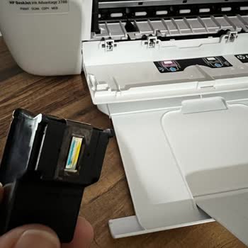 Paketi Yeni Açılmış Orijinal HP 652 Renkli Kartuş Renk Basmıyor