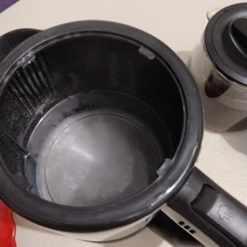 Schafer Çay Keyfi Kaynayan Suyun Yüzeyindeki Tortular