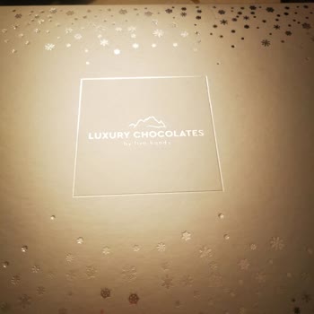 Liva Pastanesi (livashop.com) Bayat Çikolata Liva Ya Yakışmadı