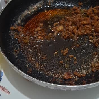 Şampiyon Kokoreç Kokoreç İçinden Çıkan İnsan Tırnağı