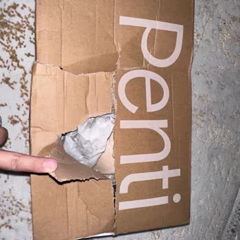 Hepsijet Aracılığıyla Gelen Penti Ürününün Kutusu Yırtık Geldi