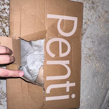 Hepsijet Aracılığıyla Gelen Penti Ürününün Kutusu Yırtık Geldi