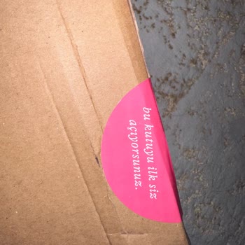 Hepsijet Aracılığıyla Gelen Penti Ürününün Kutusu Yırtık Geldi