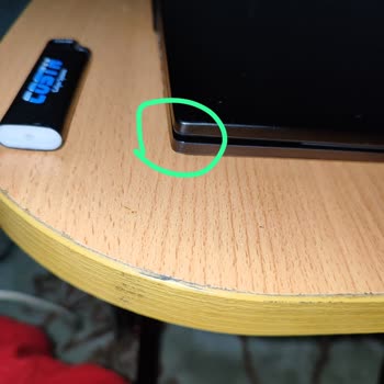 Monster Notebook Ekranın Köşesi Tam Oturmuş Olmaması Ve Kasa Yamukluğu