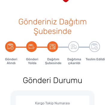 Aras Kargo Dağıtım Şubesinde Bir Köşede Duran Kargom