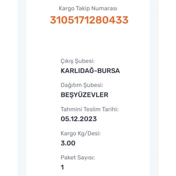 Aras Kargo Dağıtım Şubesinde Bir Köşede Duran Kargom