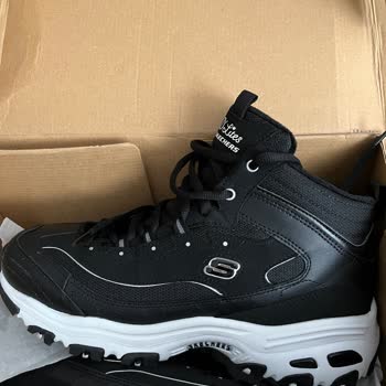 3. Günde Yırtılan Skechers D'lites Botlar
