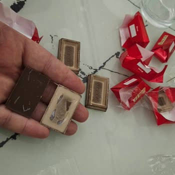 Ülker Napoliten Çikolata Kolisi Beyazlamış Durumda