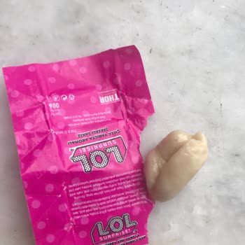 LoL Surprise LoL Sürpriz Kutu İçindeki Sakız Bozuk Köpürdü Acı