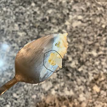 Nur Pastaneleri Tatlının İçerisinden Kağıt Parçası Çıkması