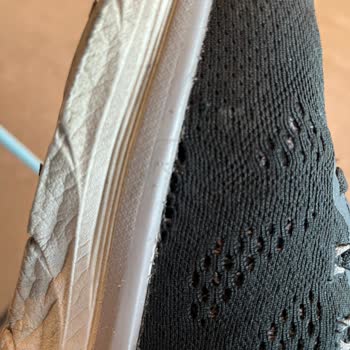 Skechers Spor Ayakkabısı Kenarı Açılma