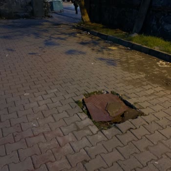 İBB - İstanbul Büyükşehir Belediyesi Rögar Kapağı Eksikliği Sebebiyle Ölüm/Kaza Riski