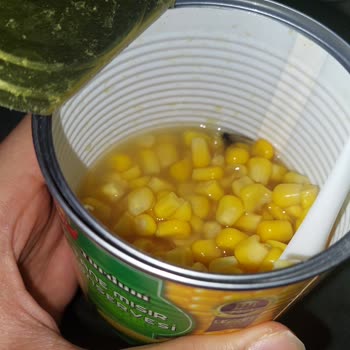 BİM Yurdum Marka Konserveden Arı Çıktı