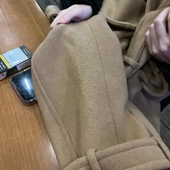 Bershka Kabanımın Sağ Ve Sol Kol Kısmında Tülerme