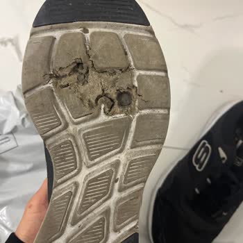 Skechers Ayakkabı Alt Tarafı Dökülmesi
