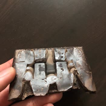 Ülker Kare Çikolatasının İçinden Yarım Paketlenmiş Ürün Çıktı