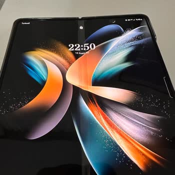 Samsung Galaxy Z Fold 4 Orta Siyah Şerit Ayrılması