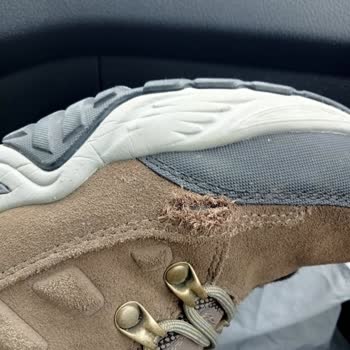Skechers Kendi Ürünü Ve Hatasının Arkasında Durmuyor!