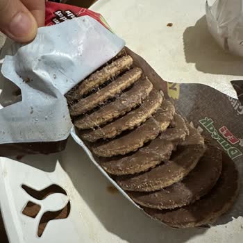 Eti Gıda Paket İçinden Kurt Cıktı Pes