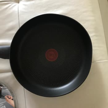 Tefal'den Şikayetçiyim Aldığım Tava Hatalı Çıktı.